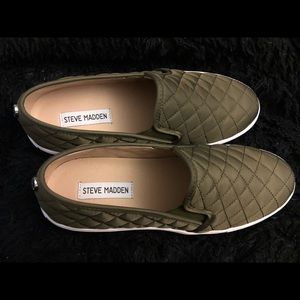 Brand new pair of Steve Madden green slip ons